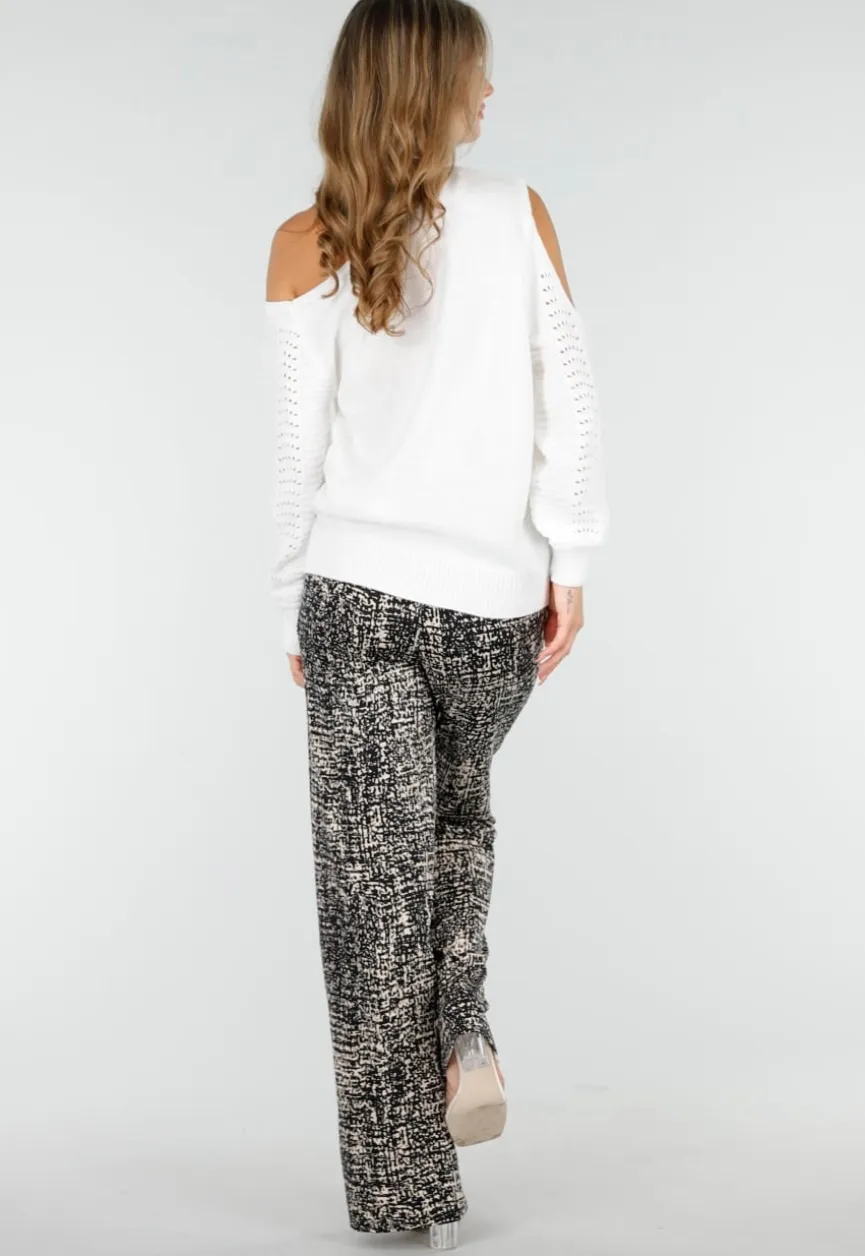 Witte Gebreide Trui met Cut Out en Off Shoulder