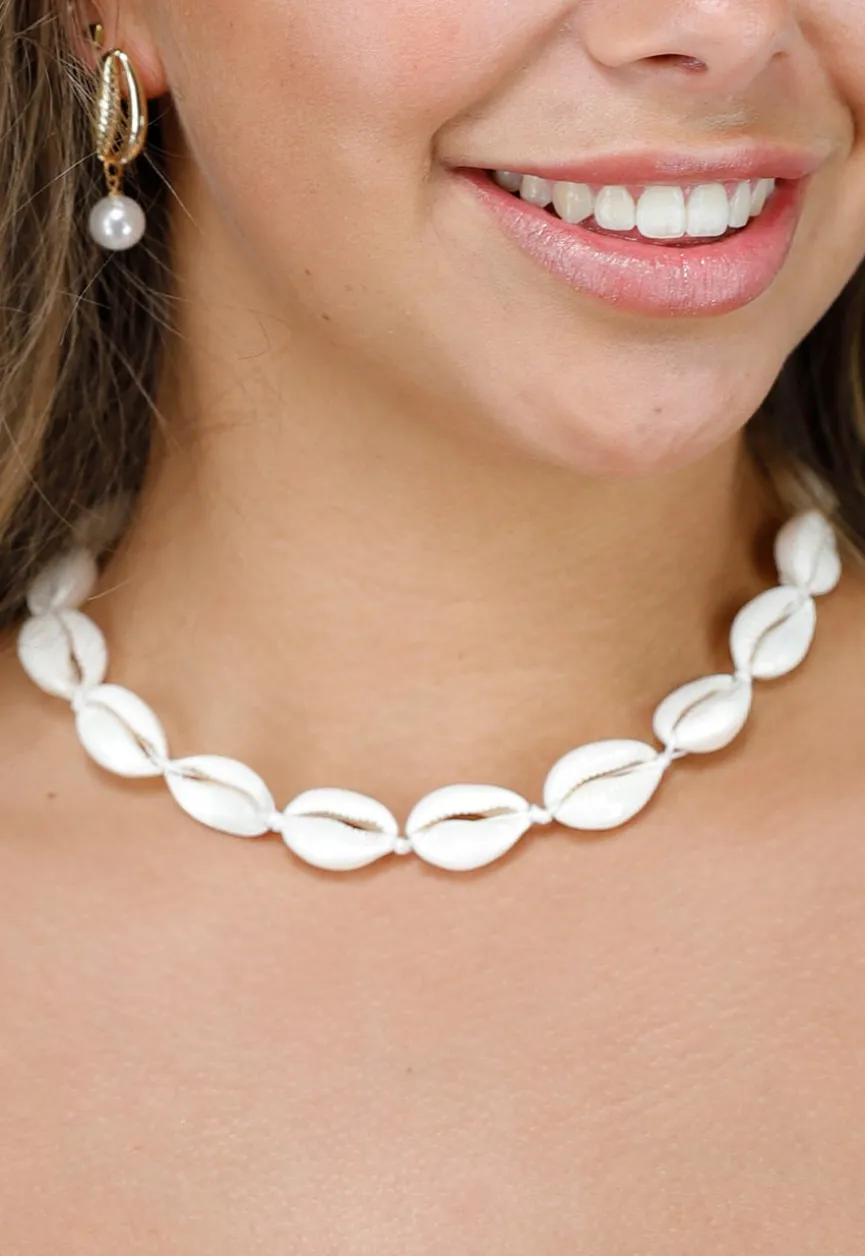 Witte Halsketting met Kauri Schelpjes