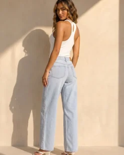 Witte Halter Top met Watervalhals en Pads
