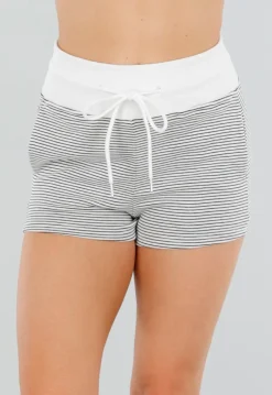Witte High Waist Joggingshort met Stretch en Zwarte Strepen