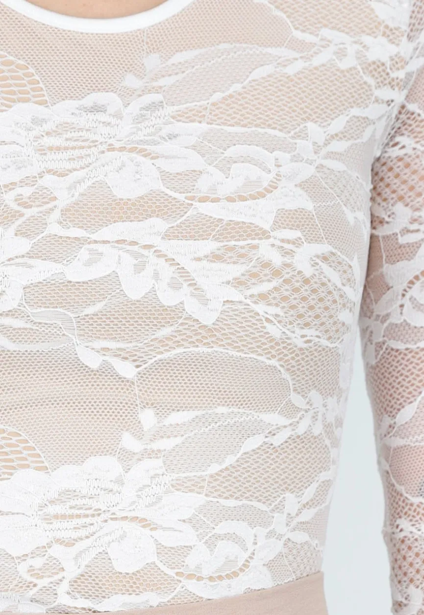 Witte Kant Bodysuit met Stretch en Beige Onderlaag
