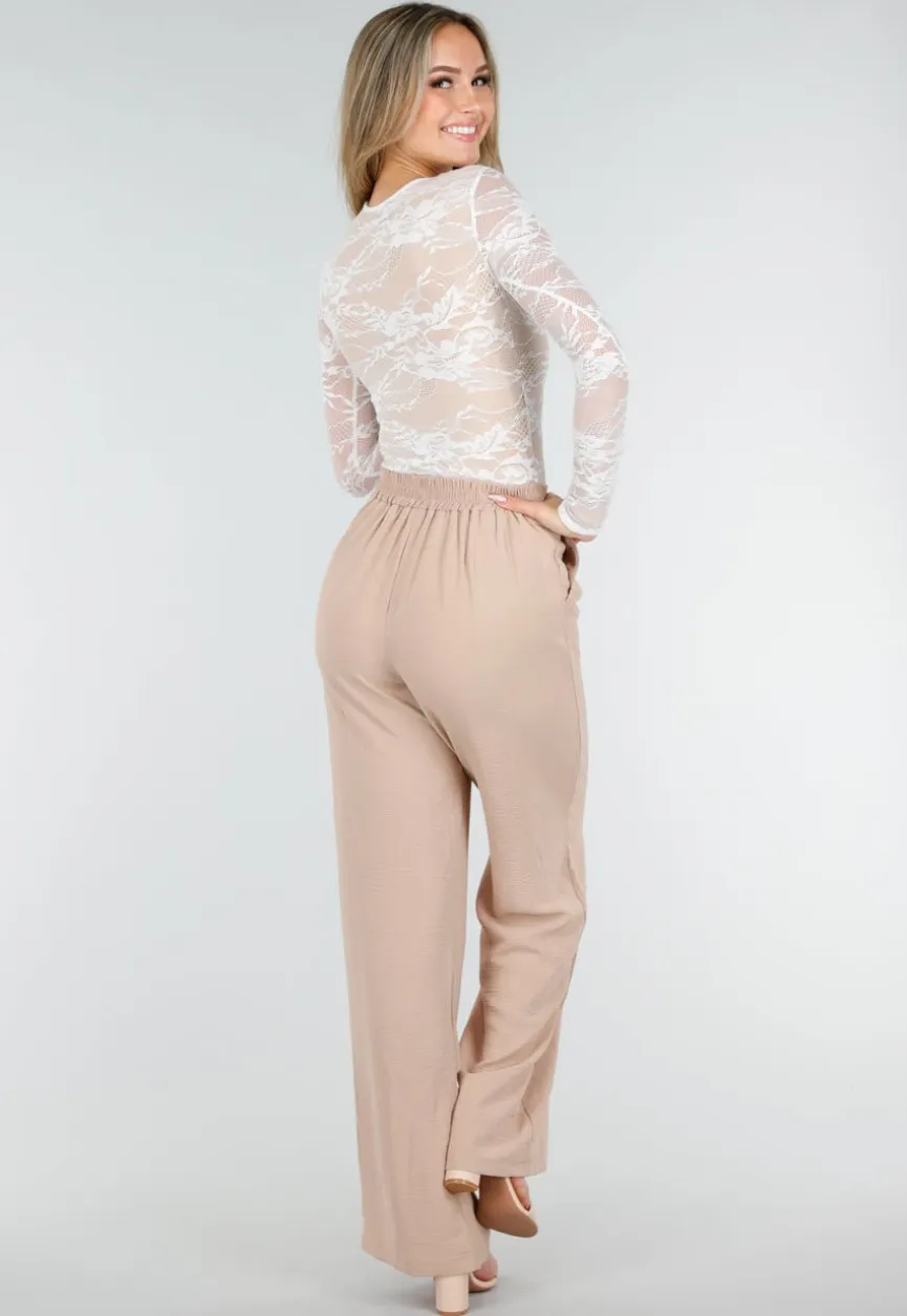 Witte Kant Bodysuit met Stretch en Beige Onderlaag