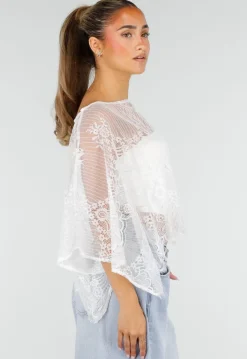 Witte Kanten Crop Top met Wijde Mouwen en Bloemenpatroon