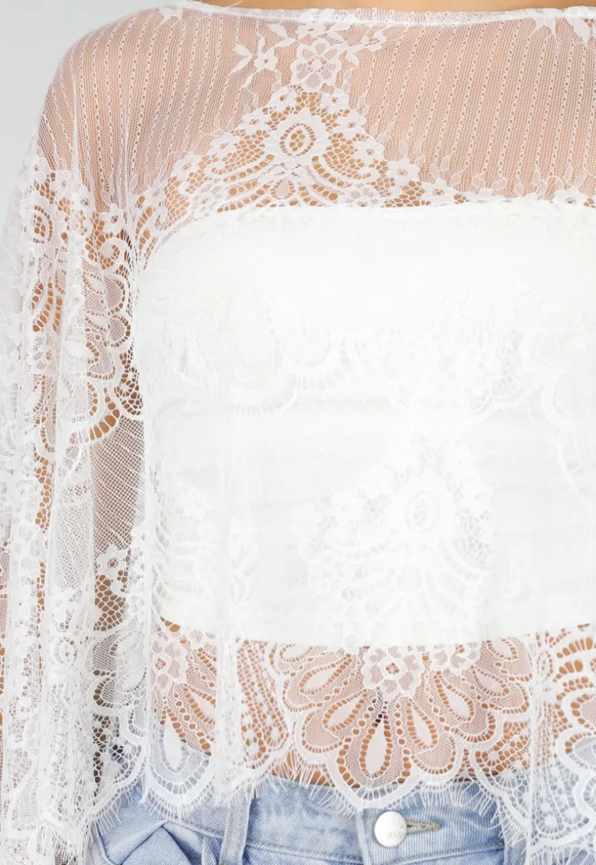 Witte Kanten Crop Top met Wijde Mouwen en Bloemenpatroon