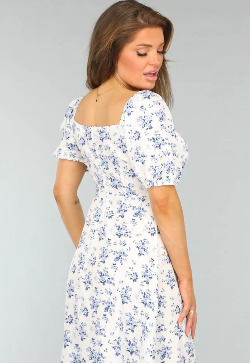 Witte Lange Jurk met Blauwe Bloemenprint en Split