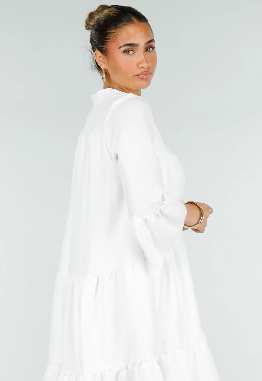 Witte Midi Jurk met V-hals en Ruffle Details
