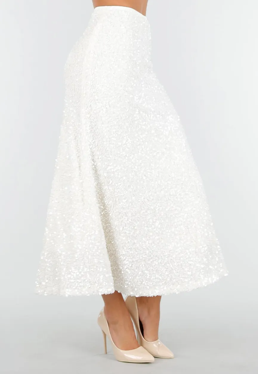 Witte Midi Rok met All Over Pailletten en Subtiele Uitlopende Zoom