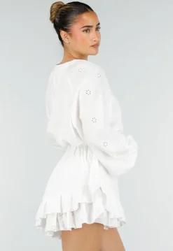 Witte Mousseline Playsuit met Broderie Details en Volants