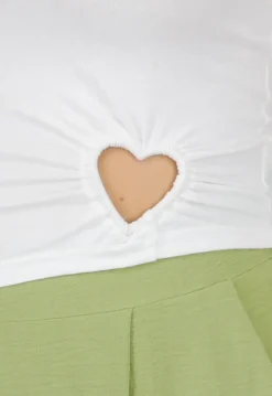 Witte Mouwloze Stretch Cropped Top met Hart Cut Outs