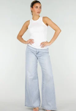 Witte Rib Tanktop met Roze Tekst en Ronde Hals