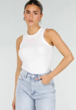 Witte Rib Tanktop met Roze Tekst en Ronde Hals