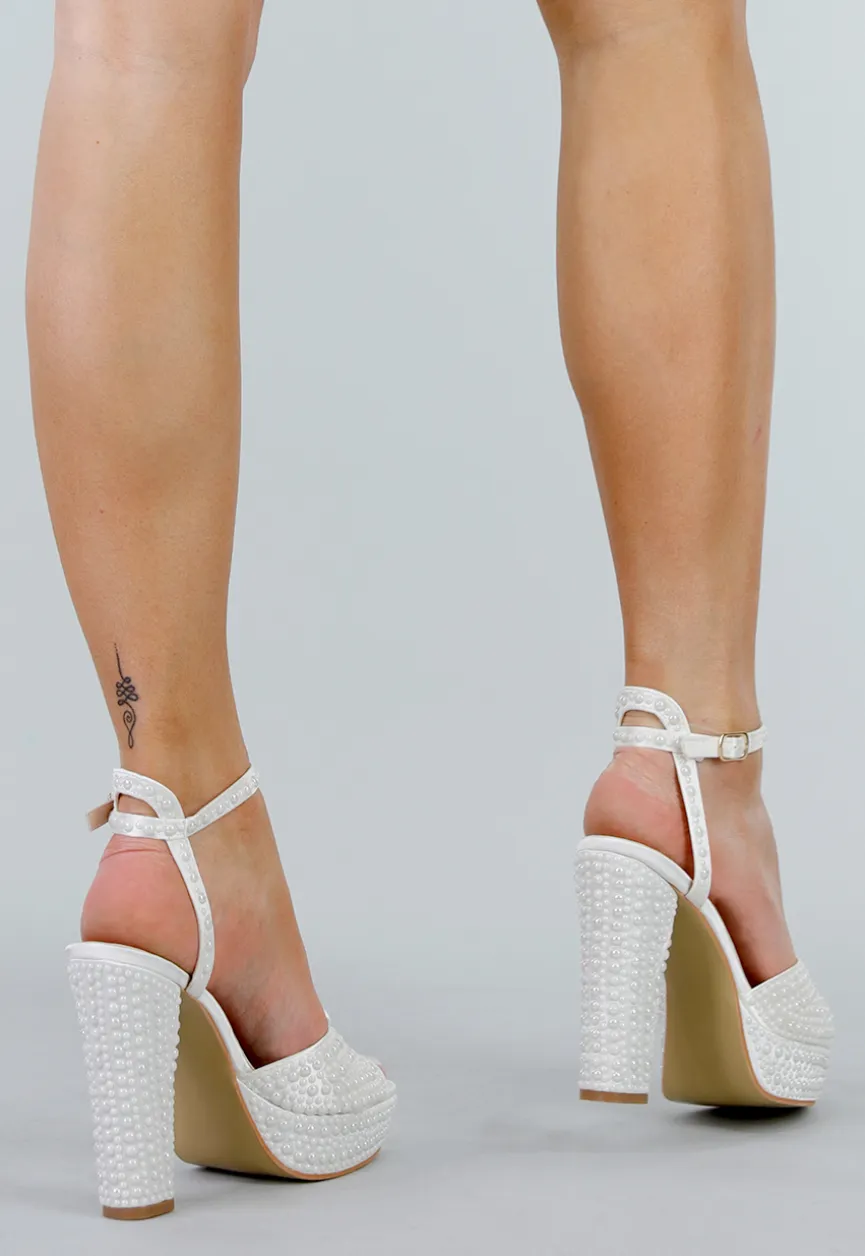 Witte Sandalen met enkelbandje, Blokhak en Parels