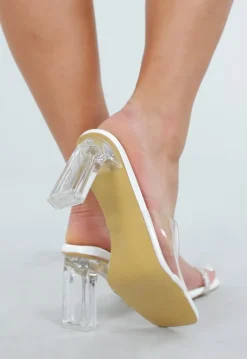 Witte Sandaletten met Glitterbandjes en Transparante Hak