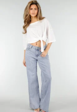 Witte Top met Knoopdetail en Korte Mouwen
