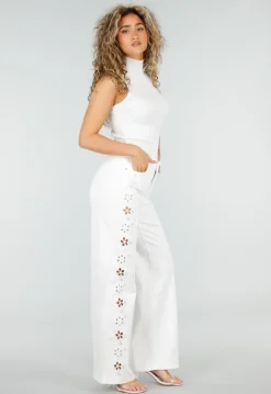 Witte Wide Leg Jeans met Broderie Anglaise en High Waist Pasvorm
