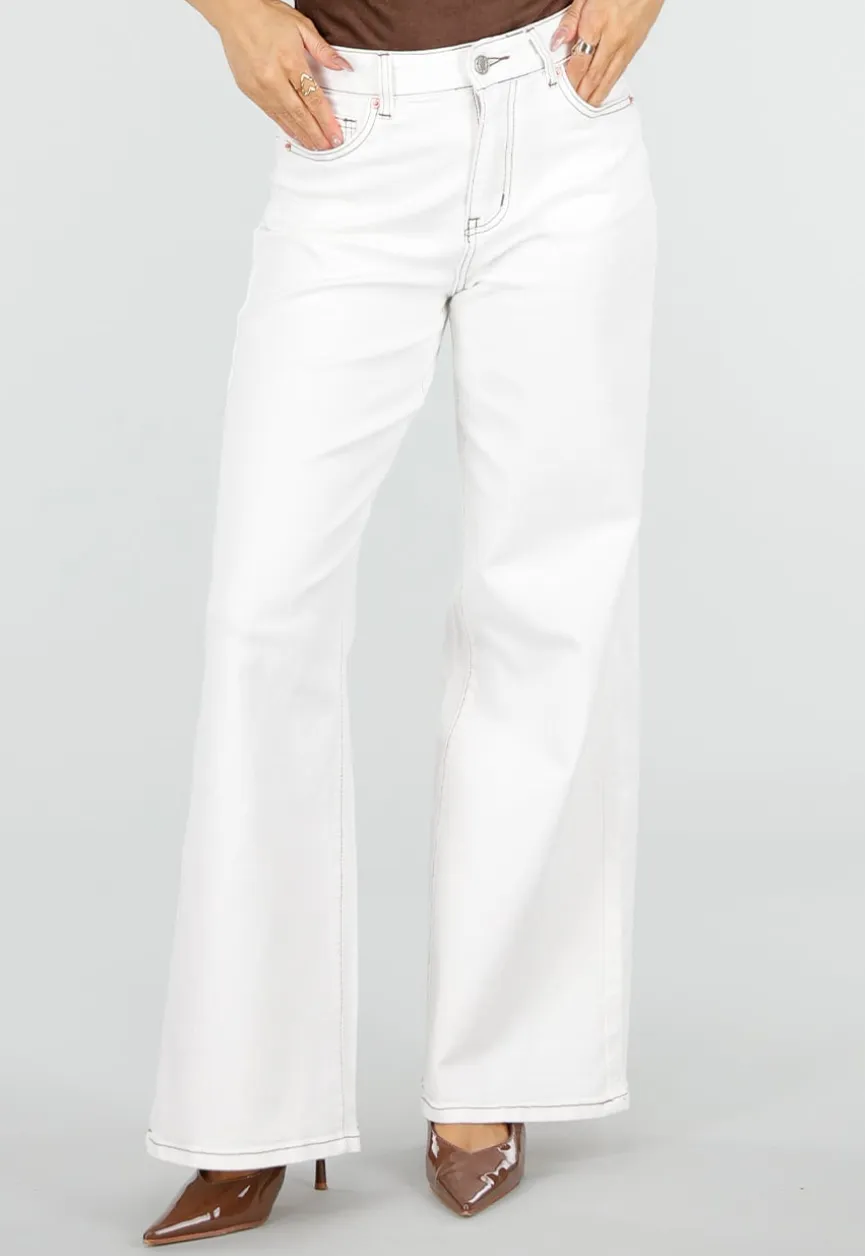 Witte Wide Leg Jeans met Bruine Stiksels en High Waist Pasvorm