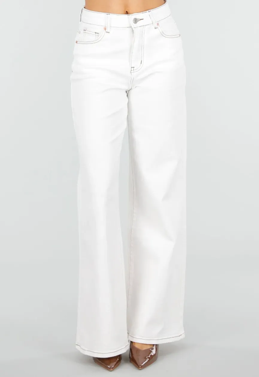 Witte Wide Leg Jeans met Bruine Stiksels en High Waist Pasvorm