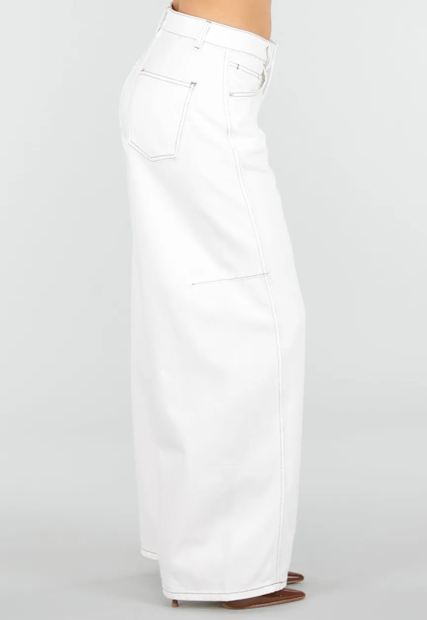 Witte Wide Leg Jeans met Bruine Stiksels en High Waist Pasvorm