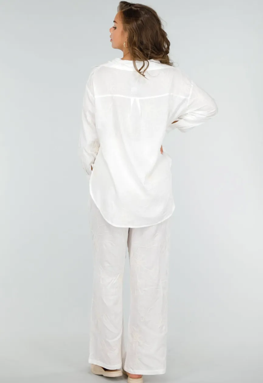 Wit Tweedelig Setje met Geborduurde Blouse en Broek