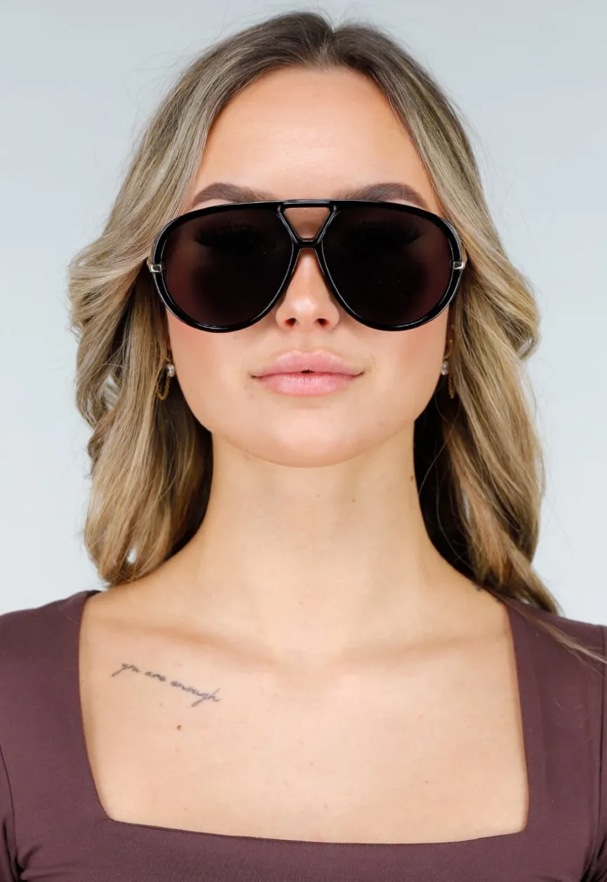 Zwarte Aviator Zonnebril met Gouden Pootjes