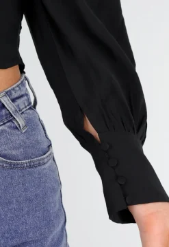 Zwarte Blouse met Lange Pofmouwen en Knopen