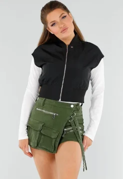 Zwarte Cropped Bodywarmer met Ritssluiting en Hoge Kraag