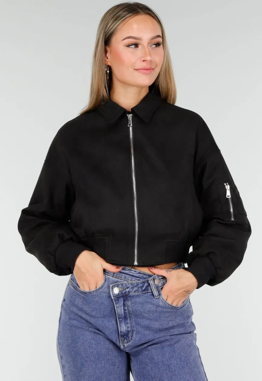 Zwarte Cropped Bomberjas met Zilverkleurige Rits en Utility-Zak op de Mouw
