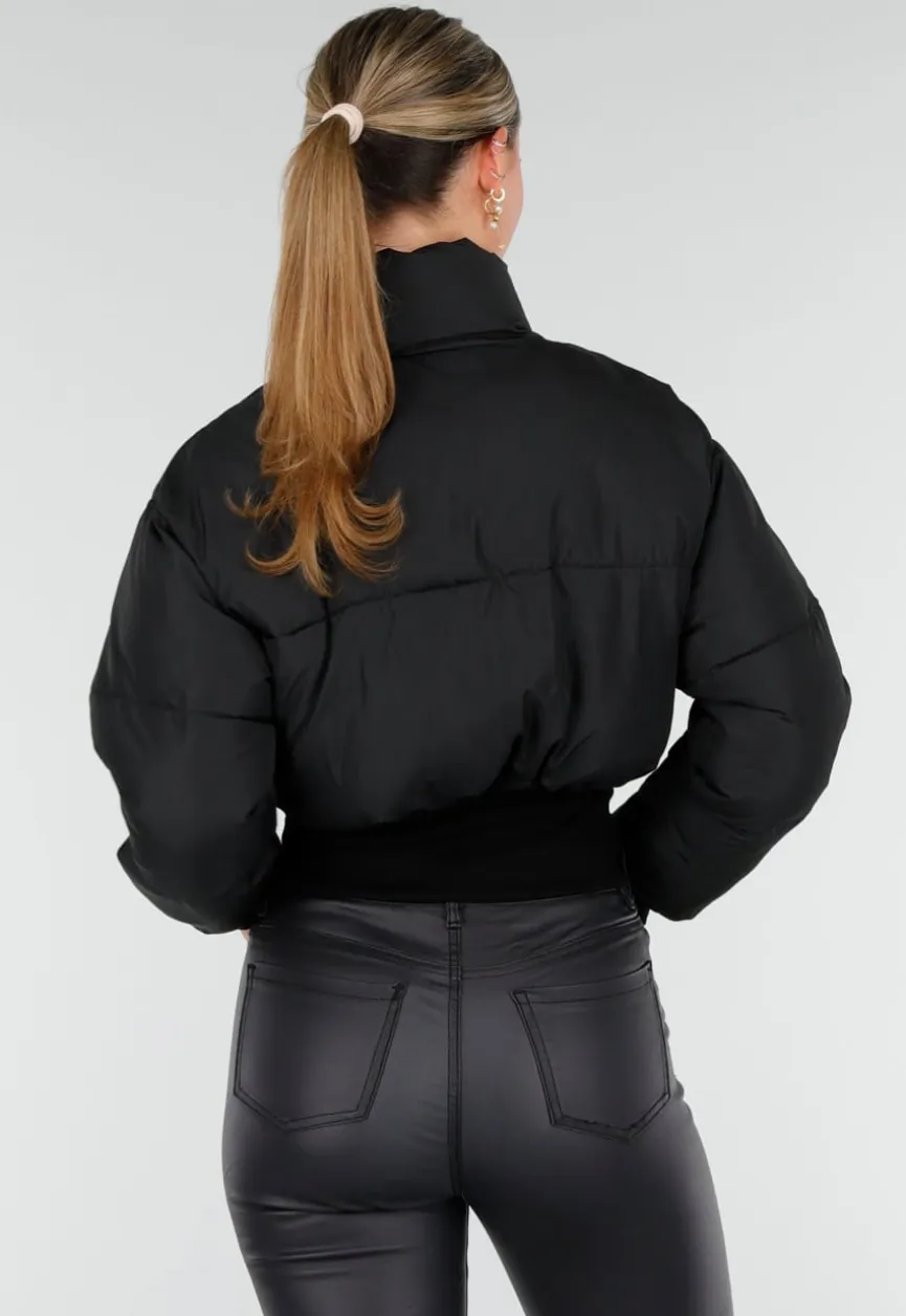 Zwarte Cropped Puffer Jas met Hoge Kraag en Verstelbare Trekkoorden