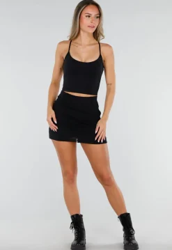Zwarte Crop Top met Pads en Spaghettibandjes