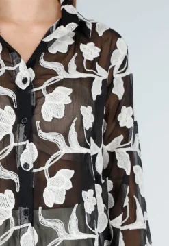 Zwarte Doorschijnende Blouse met Beige Bloemenborduursel en Lange Mouwen