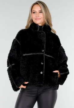 Zwarte Faux Fur Jas met Kraag en Knoopsluiting