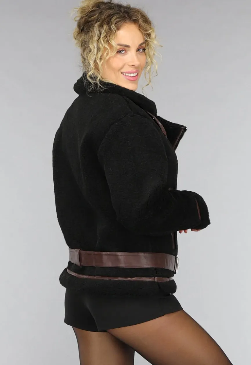 Zwarte Fluffy Jas met Bruine Gesp Details