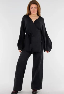 Zwarte Gebreide Set met Overslag Top en Wijde Broek