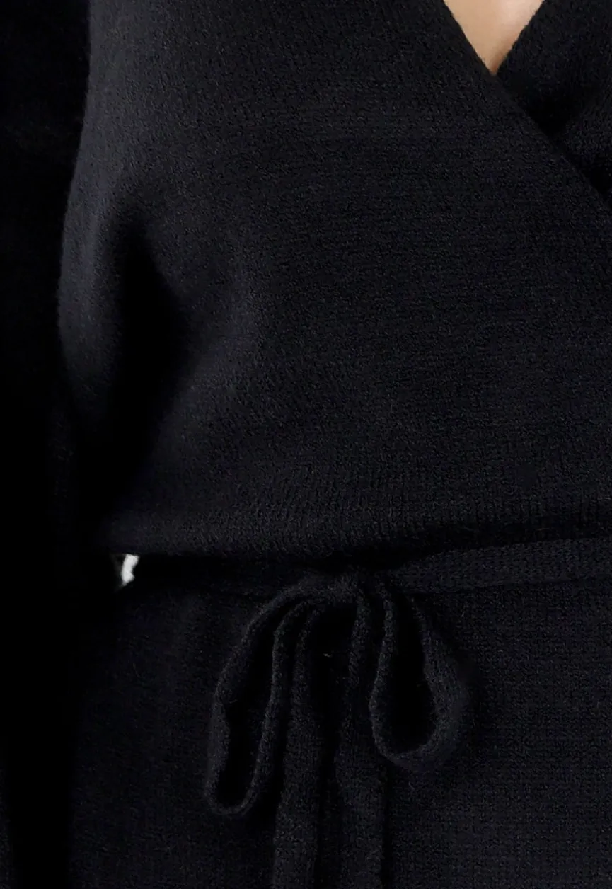 Zwarte Gebreide Set met Overslag Top en Wijde Broek