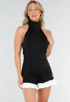 Zwarte Halter Playsuit Met Hoge Kraag en Witte Ruches Aan De Zoom