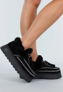 Zwarte Instappers met Faux Fur en Witte Borduursels