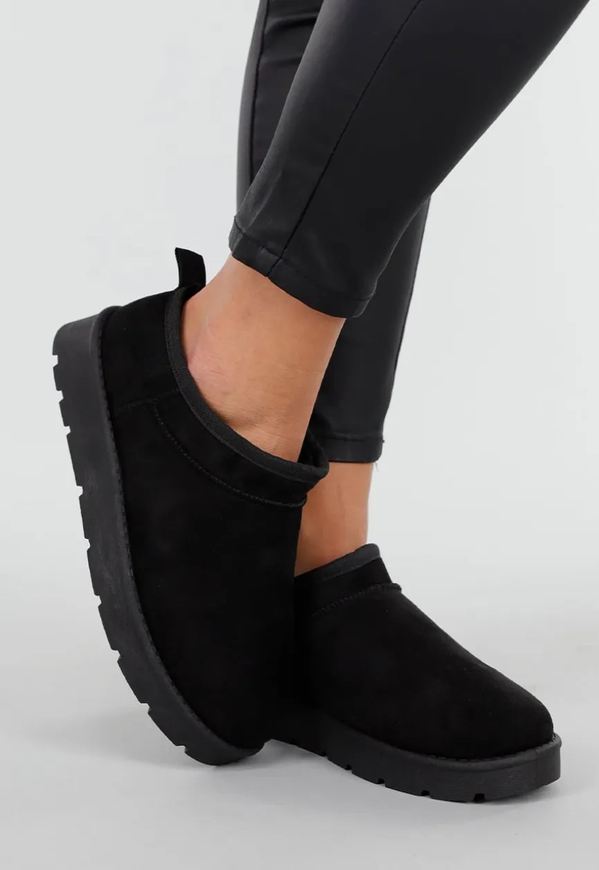 Zwarte Instappers met Suede Look en Verhoogde Profielzool