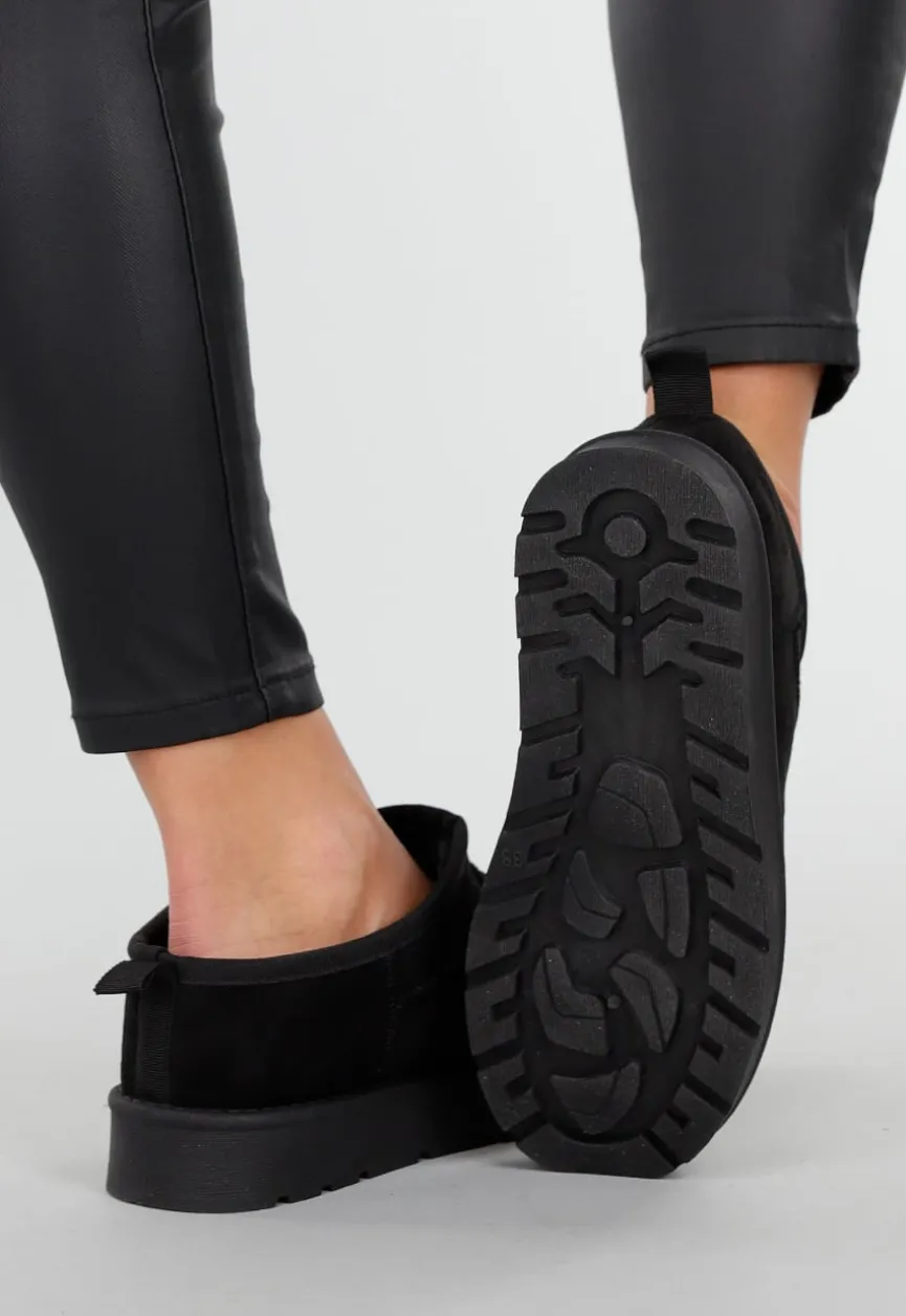 Zwarte Instappers met Suede Look en Verhoogde Profielzool