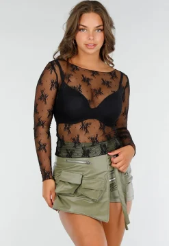 Zwarte Kanten See Trough Mesh Top met Stretch en Bloemenprint
