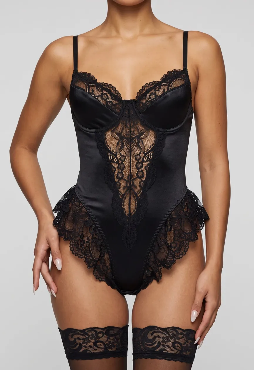 Zwarte Kant Lingerie Body met Kousen