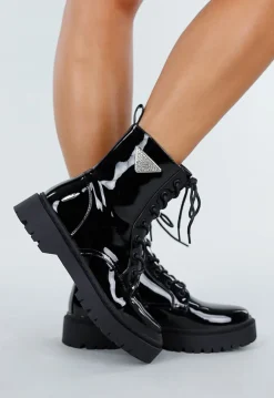 Zwarte Lakleren Veterboots met Chunky Zool