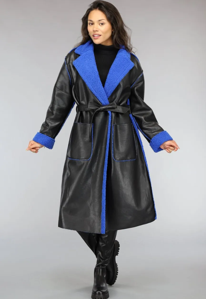 Zwarte Leren Trenchcoat met Blauwe Teddy Voering