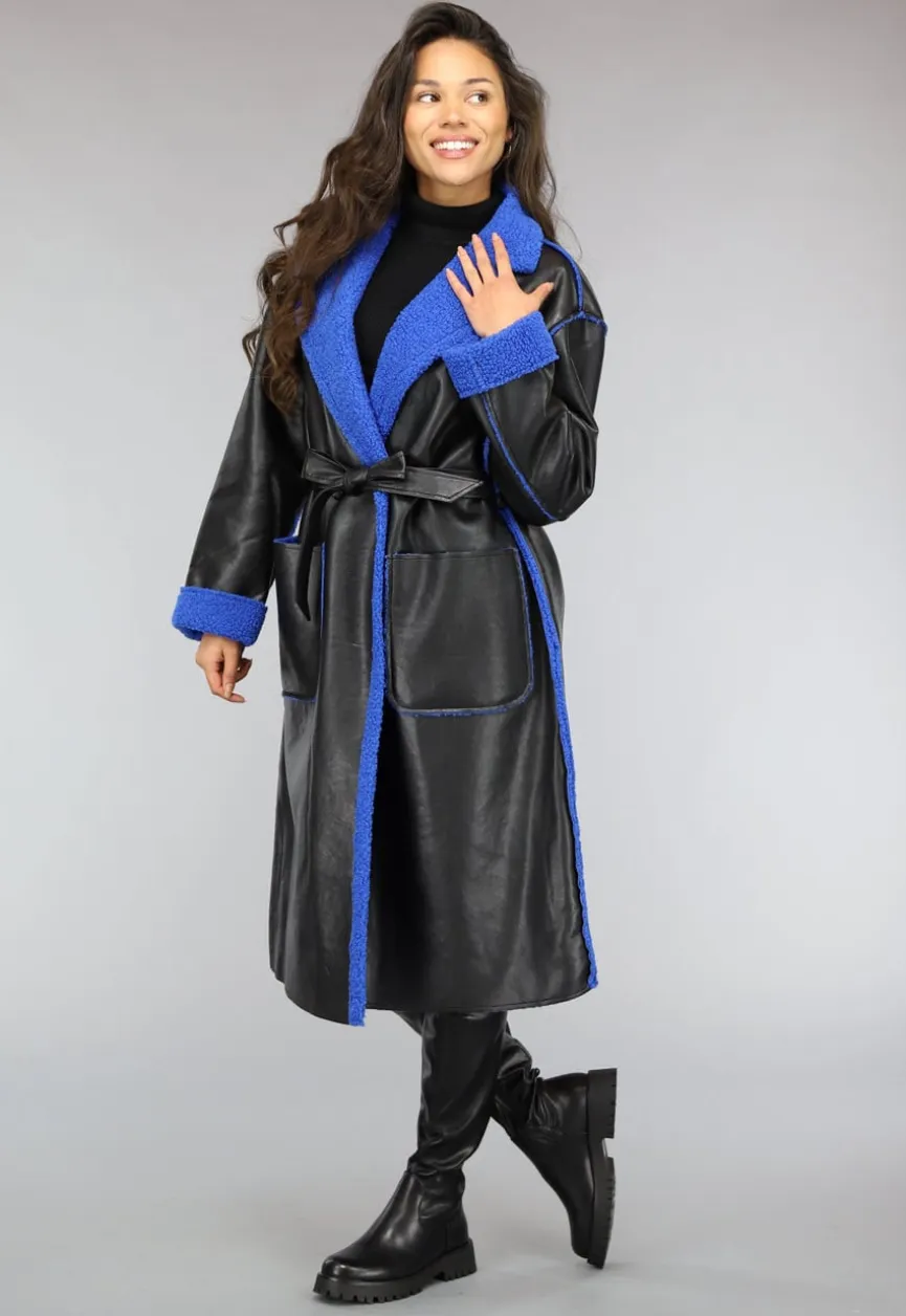 Zwarte Leren Trenchcoat met Blauwe Teddy Voering