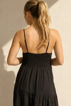 Zwarte Maxi Jurk met Spaghettibandjes en Gelaagde Rok