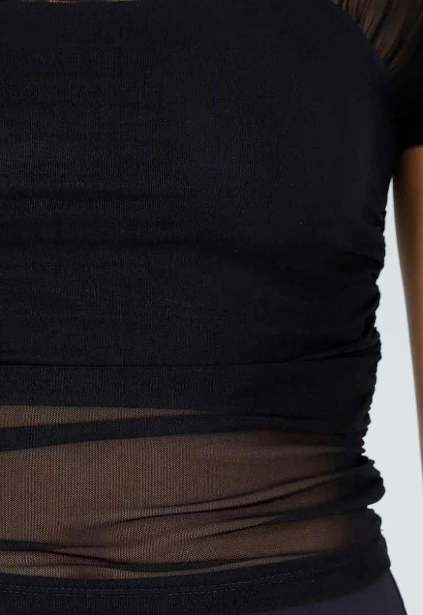 Zwarte Mesh Crop Top met Korte Mouwen en Pads