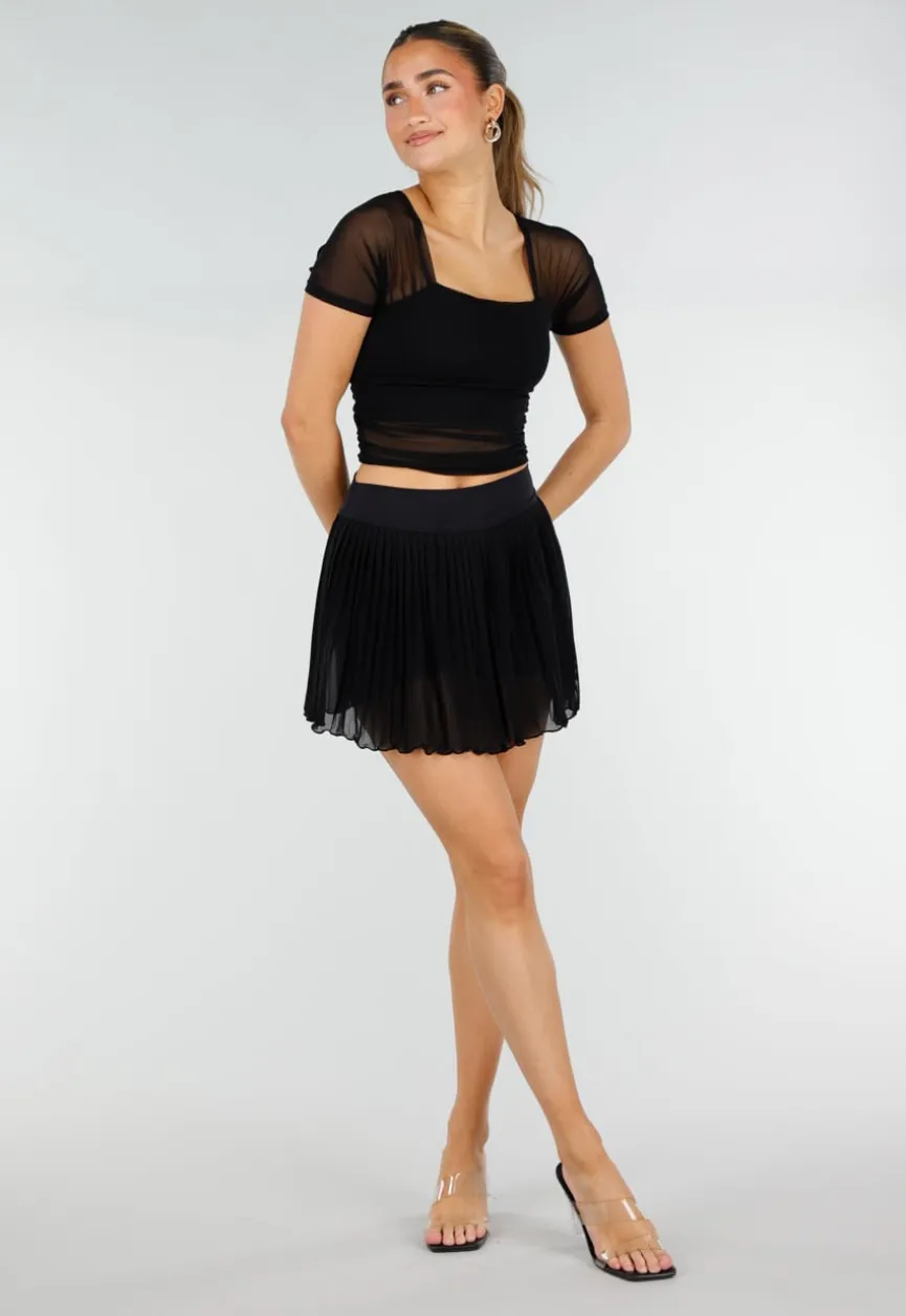 Zwarte Mesh Crop Top met Korte Mouwen en Pads