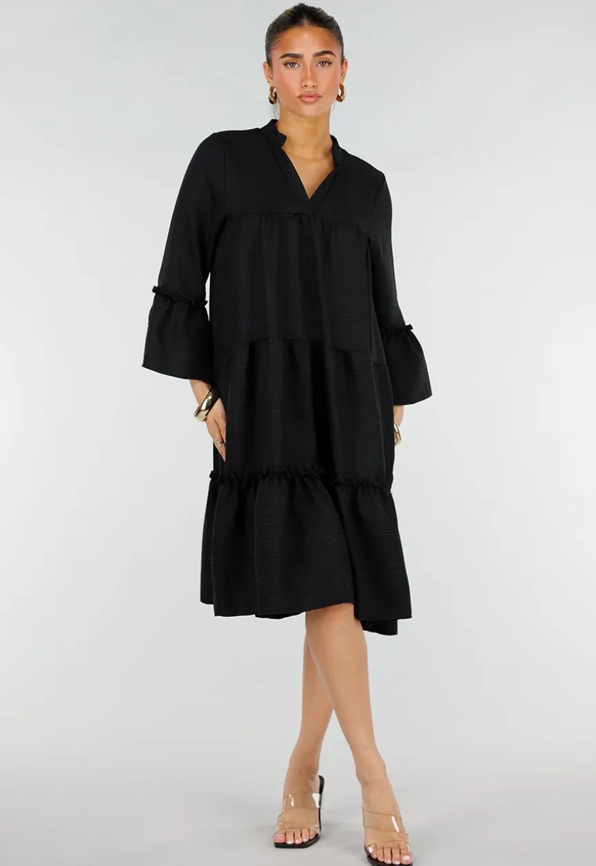 Zwarte Midi Jurk met V-Hals en Ruffle Details