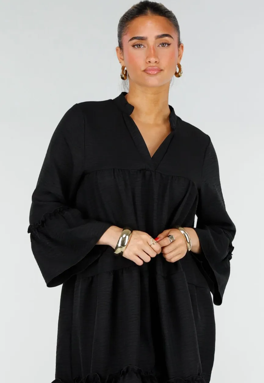 Zwarte Midi Jurk met V-Hals en Ruffle Details
