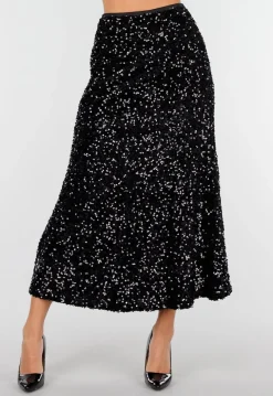 Zwarte Midi Rok met All Over Pailletten en Subtiele Uitlopende Zoom