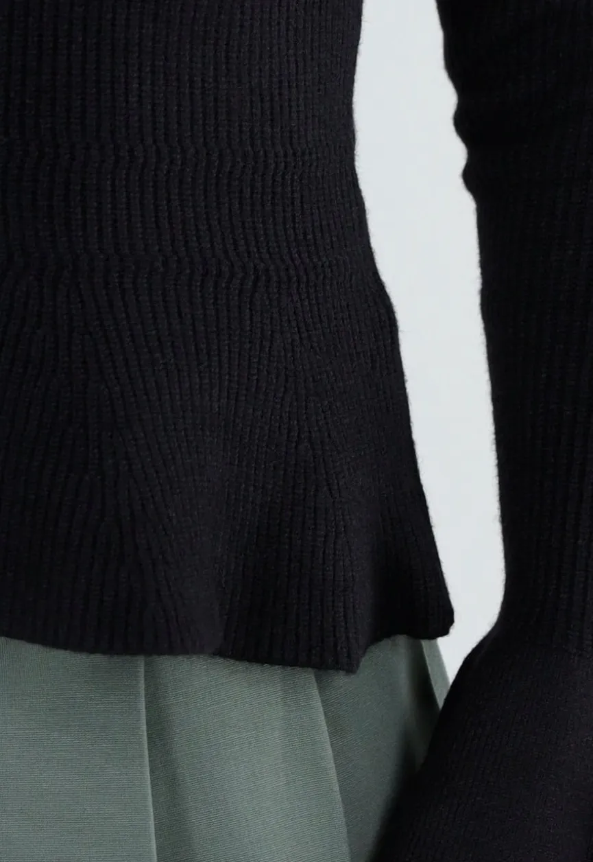 Zwarte Off Shoulder Gebreide Trui met Uitlopende Mouwen